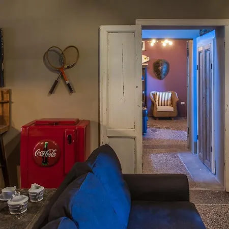 Vintage Apartment *